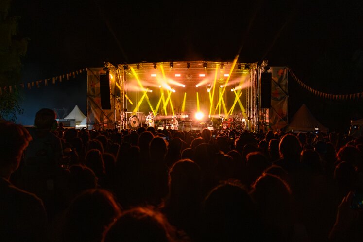 Cari Cari am Acoustic Lakeside 2026