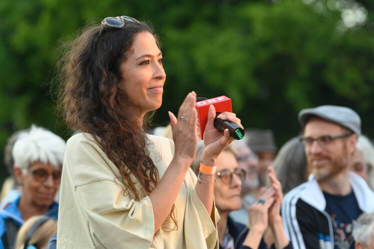 Lisa Schneider Musik-Journalistin bei FM4